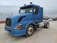 2004 Volvo Single Axle Truck