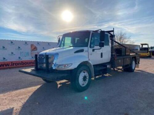 2006 International 4300 Roustabout Truck