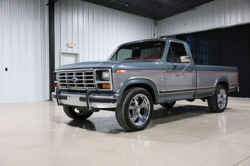 1986 Ford F-150 XLT Lariat Pickup