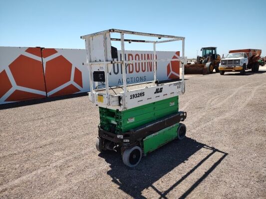 2017 JLG 1932R Scissor Lift