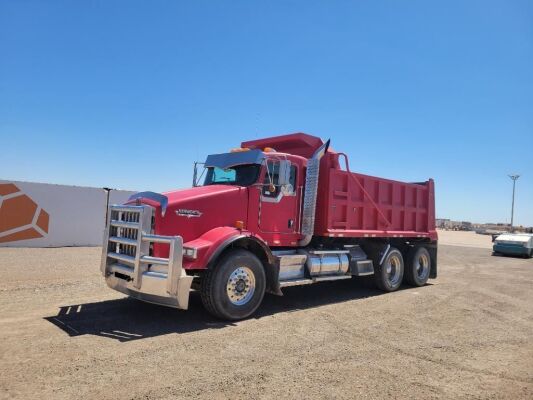 2010 Kenworth T800 Dump Truck