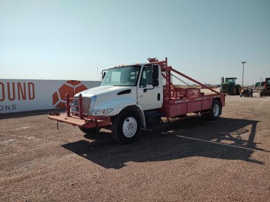 2007 International 4300 Roustabout Truck