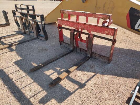 5ft Sky Trak Mast w/4ft Forks