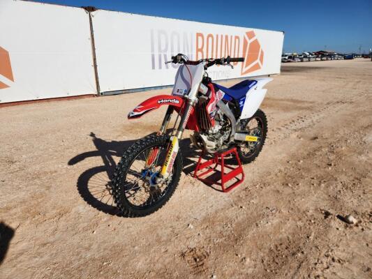 2005 Honda CRF450R Dirtbike