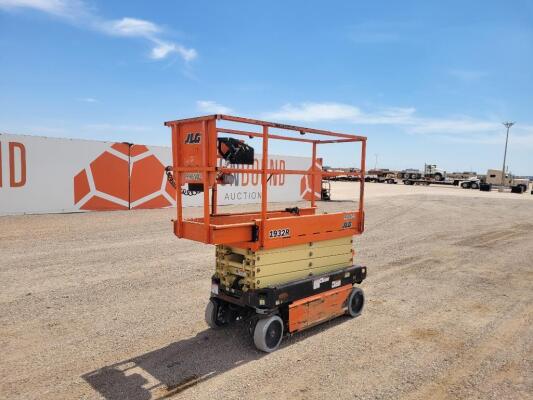2017 JLG 1932R Scissor Lift