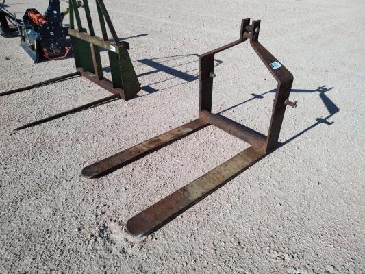 3 Point Hitch 31" Fork Attachment w/4ft Forks