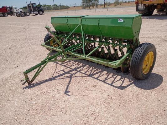 8Ft John Deere 147B Seed Drill