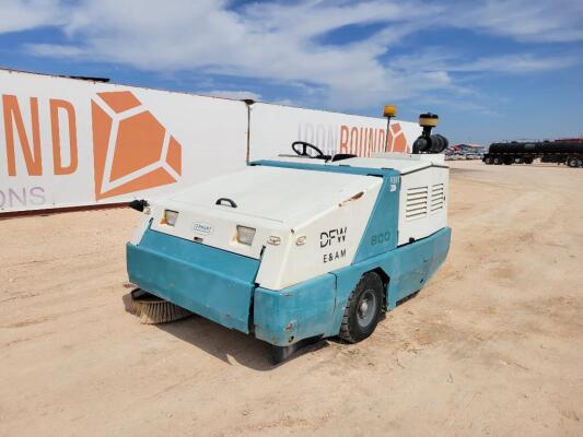 Tennnant 800 Industrial Rider Sweeper