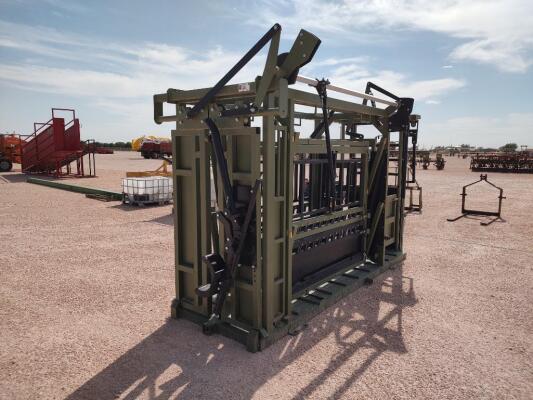 Manual Squeeze Chute w/Palpation Cage