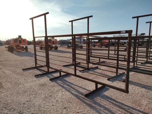 (1) 17ft Free Standing Fence Panel w/4ft Bowgate
