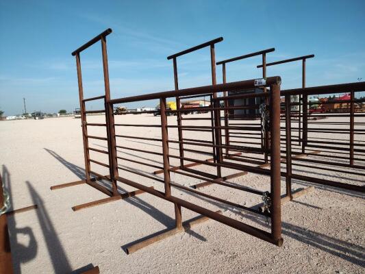 (1) 15ft Free Standing Fence Panel w/4ft Bowgate