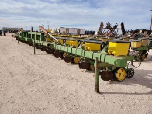 16 Row John Deere Max Emerge 2 Vacuum Planter