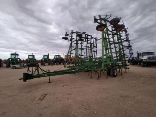 42 Ft John Deere Fold up Field Cultivator