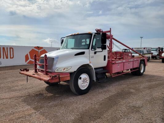 2007 International 4300 Roustabout Truck