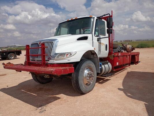 2018 International DuraStar 4300 Roustabout Truck