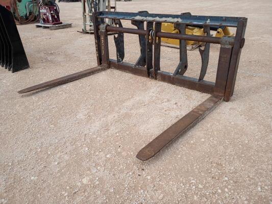 Fork Carriage Attachment w/48'' Forks