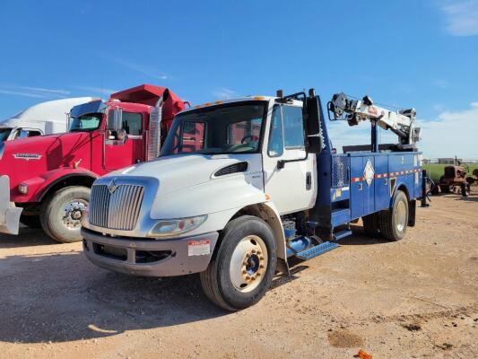 2010 International DuraStar 4300V Roustabout Truck