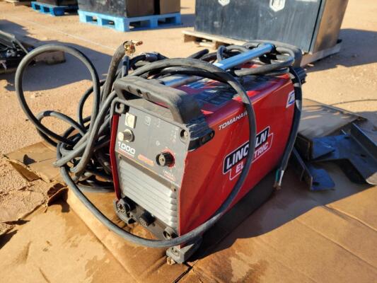 Lincoln Electric 1000 Tomahawk Plasma Cutter