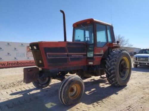 International 5088 Tractor