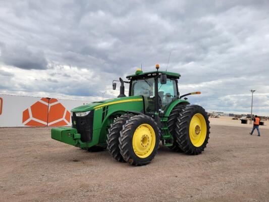 2016 John Deere 8270R Tractor