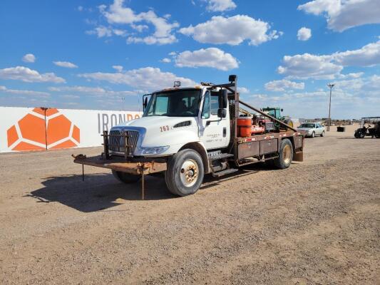 2007 International 4300 Roustabout Truck