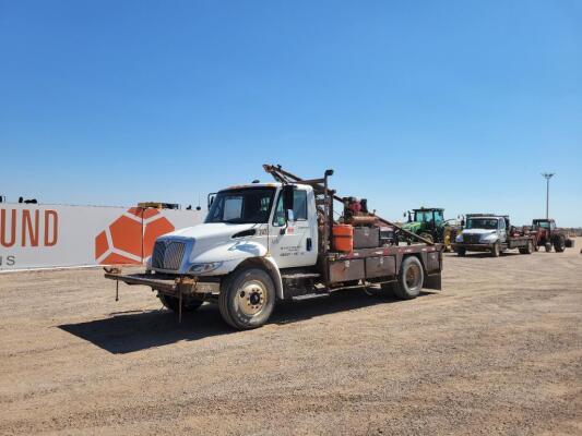 2007 International 4300 Roustabout Truck
