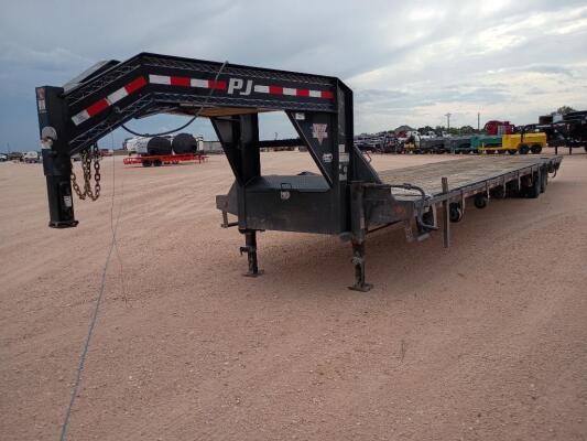 PJ Gooseneck Trailer