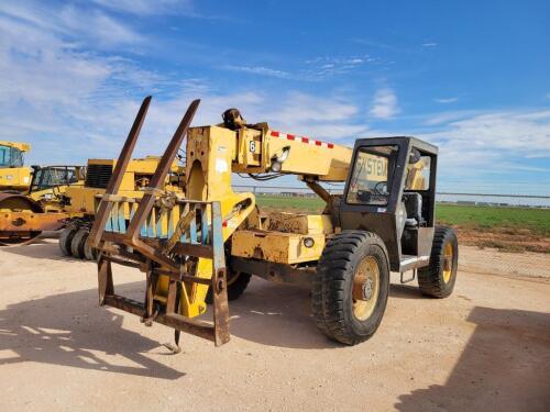 Gehl 883 Telescopic Forklift