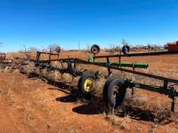 John Deere 9 Row 40'' Lister Toolbar, Fold Up Markers 