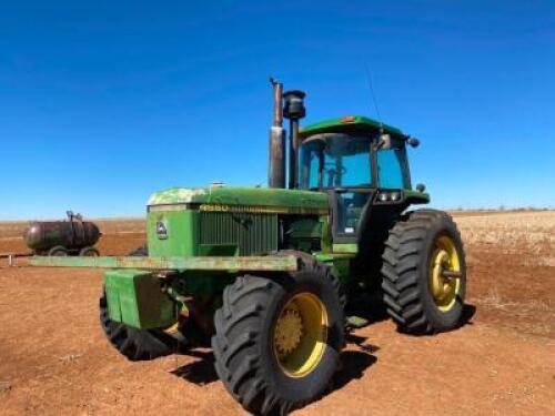 1984 JOHN DEERE 4850 MFWD DSL. TRACTOR, CAB, A/C, P/S TRANS., 3 PT., 3 HYD., WTS., Q.H., 18.4X26 FRONT RUBBER, 20.8X38 RUBBER (NEEDS HEAD GASKET) - (1