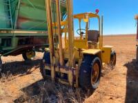 HYSTER 6000 LB. LPG FORKLIFT  