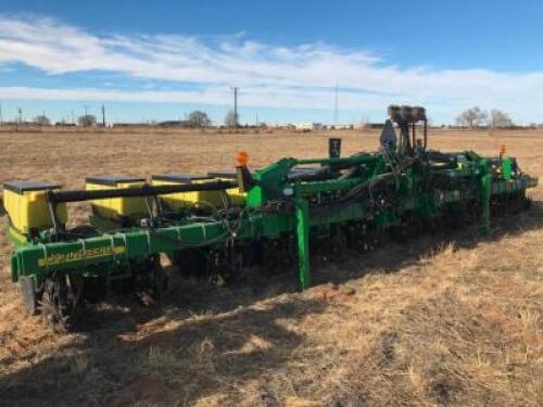 12 Row John Deere 1720 Stack Fold Planter