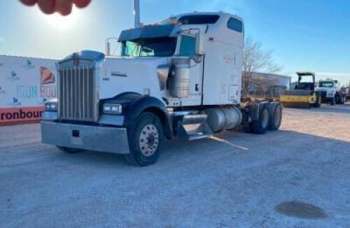 2006 Kenworth W900 Semi Truck
