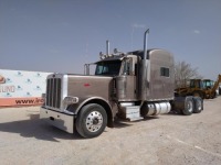 2012 Peterbilt 389 Sleeper Semi Truck