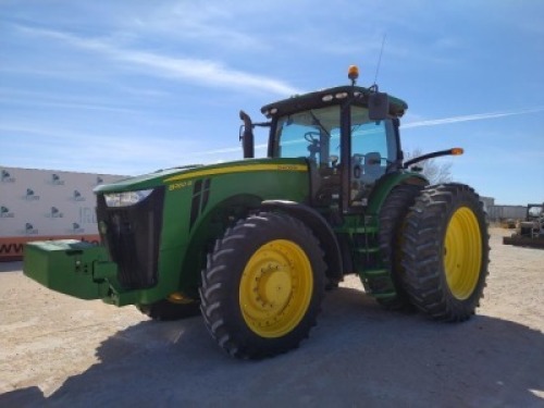 2011 John Deere 8260R MFWD Tractor