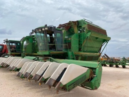 1995 John Deere 7450 Cotton Stripper