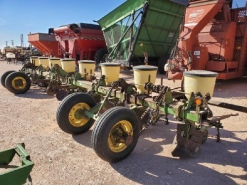 8 Row John Deere Planter