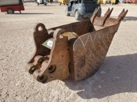 17" Backhoe Digging Bucket