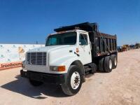 2000 International F-4900 Dump Truck