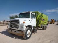 1993 Ford L8000 Feed Truck