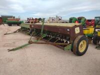 John Deere 8000 Seed Drill