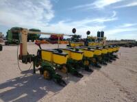 John Deere 7300 Vacuum Planter 8 Row with Markers