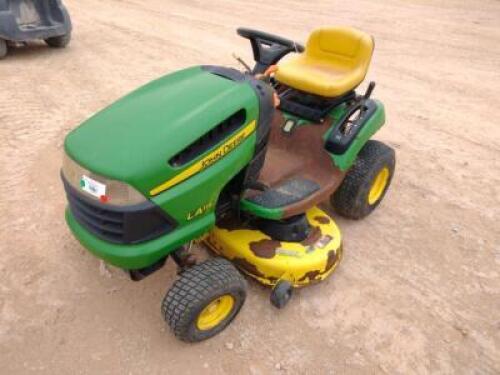 John Deere LA115 Riding Mower