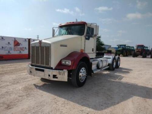 2008 Kenworth T800 Day Cab Truck Tractor