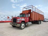 1984 Mack Cotton Module Truck