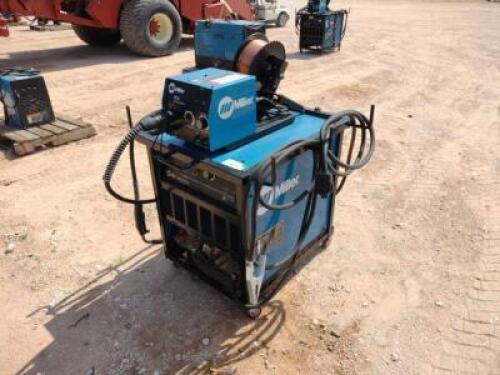 Miller Deltaweld 302 Welder with Miller 22A Wire Feeder