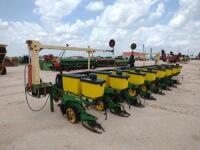 John Deere 7300 Vacuum Planter 8 Row with Markers