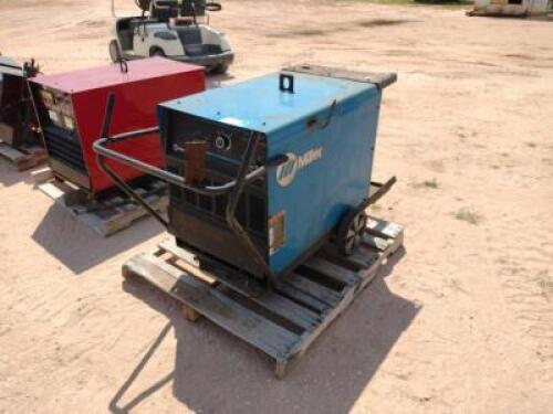 Miller Deltaweld 452 Welder