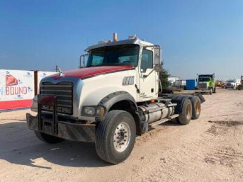 2009 Mack Granite GU713 Day Cab Truck Tractor