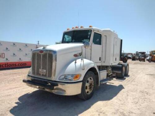 2010 Peterbilt 384 Truck